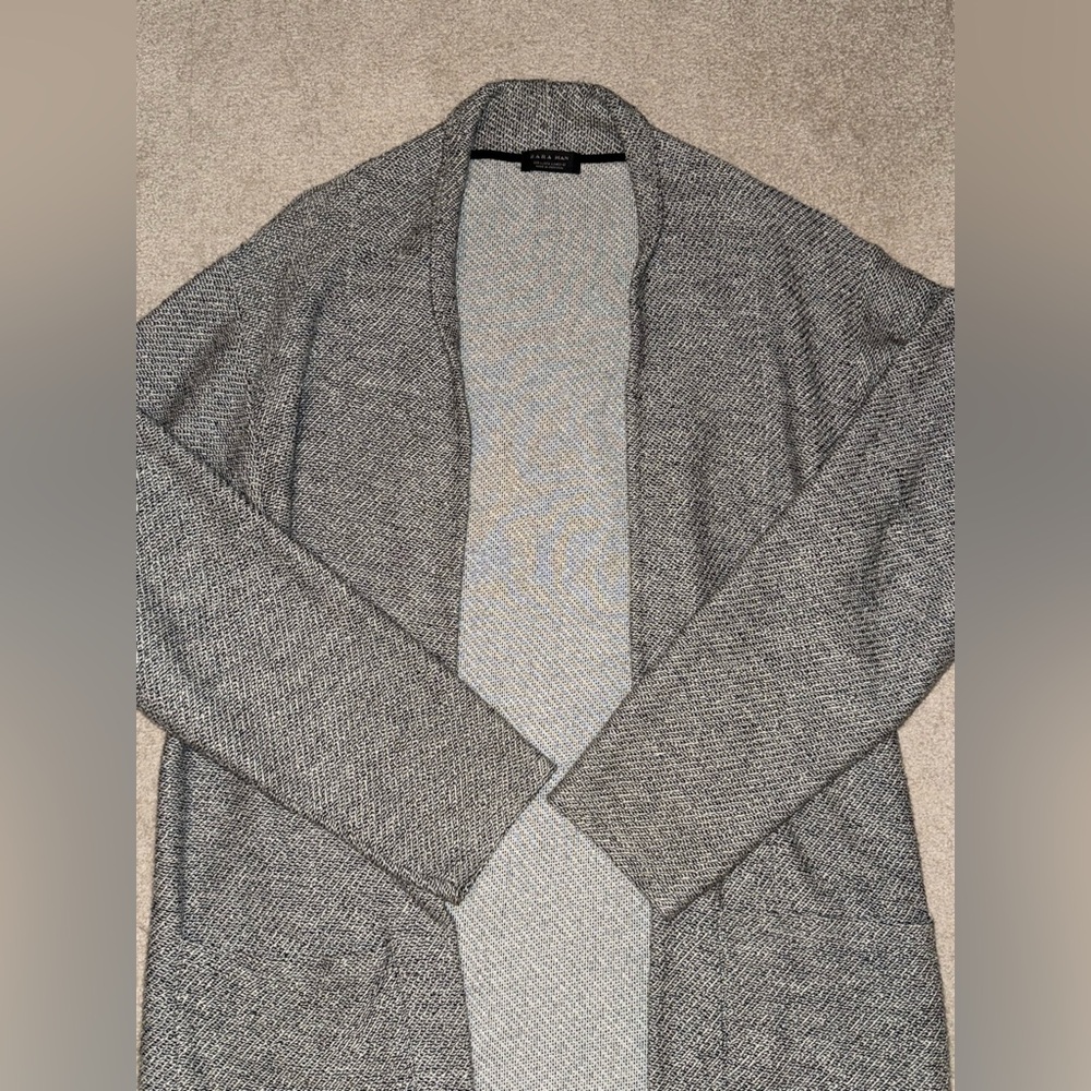 Zara Men’s Large Textured Gray Cardigan - Picture 2 of 4